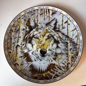 "EYES OF THE WOLF" BY DIANA CASEY, DECORATIVE PLATE # 16589 A